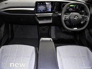 Renault Megane E-Tech Techno EV60 220hp - Image 3