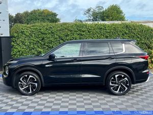 Mitsubishi Outlander 7-SEATER 2.4 HYBRID AUTO ** H - Image 3