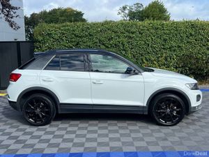 Volkswagen T-Roc DESIGN 2.0 TDI AUTO // APPLE CARP - Image 2