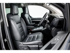 Peugeot Traveller E-Allure 75kWh Auto Standard 135 - Image 4