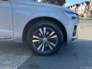 Volvo XC60 PHEV T6 (340hp) Inscription Exp AWD - Image 4