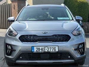211 Kia Niro 1.6 Hbrid PHEV Auto - Image 2