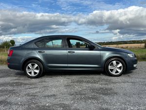 Skoda Octavia 2017 / automatic / low mileage - Image 2