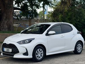 2025 TOYOTA YARIS..13815 KMS..2 KEYS - Image 2