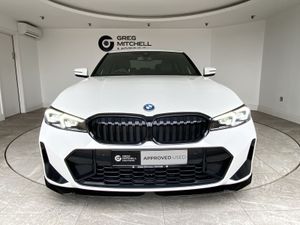 BMW 3-Series 2025 - Image 2