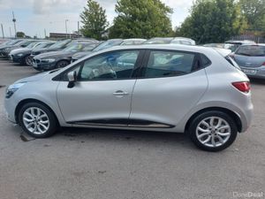Renault Clio IV DYNAMIQUE NAV 1.2 PETR 4DR - Image 4