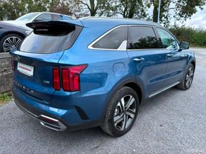 Kia Sorento PHEV K3 AUTO (HEATED SEATS+STEERING WH - Image 2