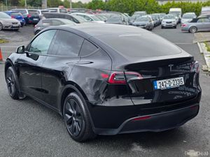 Tesla Model Y Long Range RWD (242) - Image 3