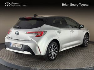 Toyota Corolla HYBRID LunaSport Hatch - Image 2
