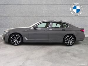 BMW 5-Series 520d SE Saloon - Image 4