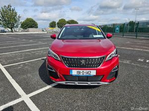 Peugeot 3008 1.2 PETROL, ALLURE MODEL, LOW MILEAGE - Image 4