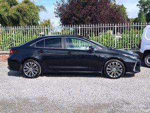 Toyota Corolla Luna Sport Hybrid Automatic - Image 4