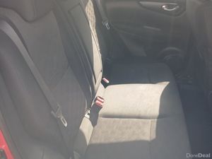 Nissan Qashqai 2016 mint condition diesel - Image 3