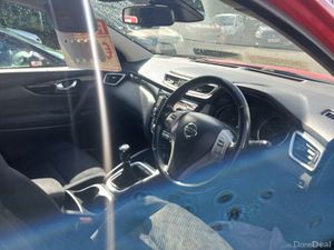 Nissan Qashqai 2016 mint condition diesel - Image 4
