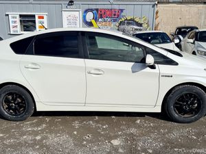 2014 Toyota Prius Hybrid - Image 4
