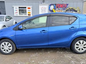 12 Toyota Aqua HYBRID AUTO NCT09/27 - Image 4