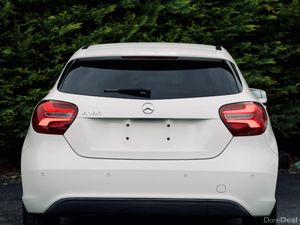 Mercedes Benz A180 2016 | Blind Spot Assist - Image 4