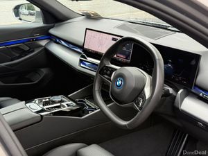 BMW i5 eDrive40 Sport Edition Saloon - Image 4