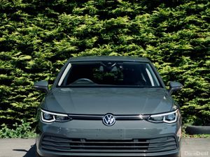 Volkswagen Golf 2023 - Image 3
