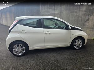 Toyota Aygo 1.0 X-PLAY 4DR - Image 3