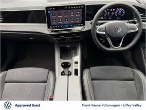 Volkswagen Passat *NEARLY NEW* BUSINESS PHEV 1.5 T - Image 2