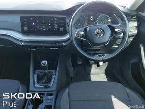 Skoda Octavia AMBITION 2.0TDI 115HP *KEYLESS START - Image 2