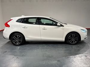 Volvo V40 1.5 AUTOMATIC - FACTORY ALLOYS - CRUISE - Image 3