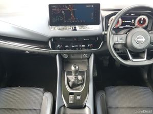 Nissan Qashqai 1.3 PET MILD HYBRID SV PREMIUM **€3 - Image 4