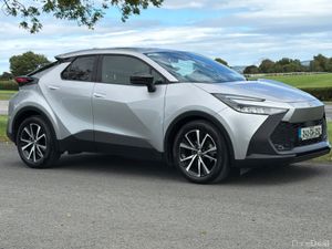 Toyota C-HR 2024 Sport 1.8 Hybrid Low Mileage - Image 2
