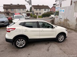 Nissan Qashqai 2017 Pan roof - Image 3