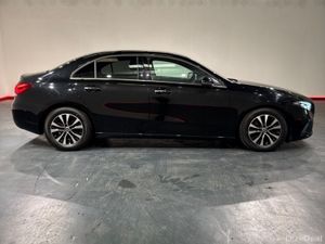 Mercedes-Benz A-Class 1.4 AUTOMATIC SALOON - BLACK - Image 3