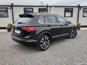 Volkswagen Tiguan R-LINE TECH TDI S- DSG - Image 2