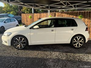 Volkswagen Golf HIGHLINE - AUTO - UPGRADED ALLOYS - Image 4