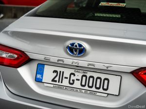 2021 Toyota Camry 2.5 Petrol Hybrid Auto - Image 4
