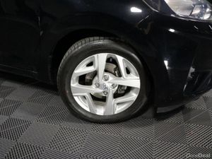 Hyundai i10 Automatic Deluxe 1.0L Petrol Hatchback - Image 4