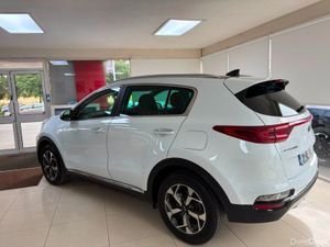 Kia Sportage K3 Automatic with Sunroof - Image 3