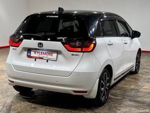 Honda Fit 1.5 HYBRID AUTOMATIC - WHITE/BLACK TWO T - Image 4