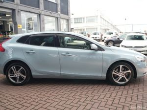 2016 VOLVO V40 D4 - Image 4
