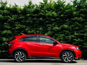 Honda Vezel RS Hybrid 2017 | Sporty Hybrid SUV - Image 4