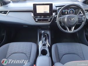 Toyota Corolla ** SPORT MODEL ** 17K MILEAGE ** TR - Image 2