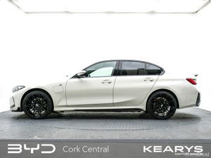 BMW 3-Series 330e M Sport PHEV Alpine White - Image 4
