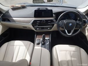 BMW 5-Series 520d SE Saloon - Image 4