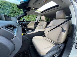 Lexus ES LUXURY 2.5 HYBRID ** HUGE SPEC ** // OPEN - Image 2