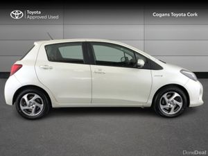 Toyota Yaris YARIS HYBRID LUXURY MC - Image 3