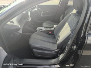 Peugeot 208 ALLURE 1.2 MHEV EDCT 4DR A - Image 4