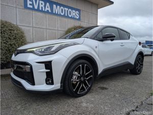 Toyota C-HR GR SPORT AUTOMATIC HYBRID 1.8 PETROL / - Image 4