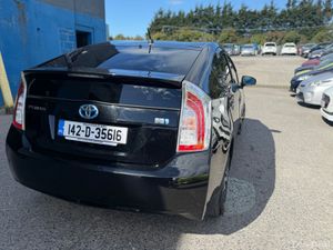 2014 Toyota Prius Hybrid Automatic /S Package - Image 4