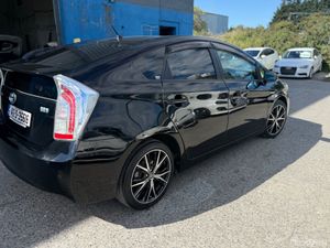 2014 Toyota Prius Hybrid Automatic /S Package - Image 3