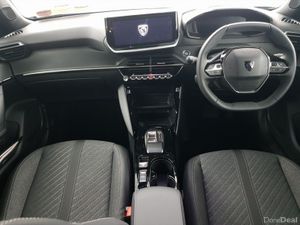 Peugeot 2008 HYBRID 110BHP e-DCS6 Allure - Image 4