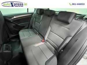 Volkswagen Golf 1.2 TSI Automatic, reversing camer - Image 4
